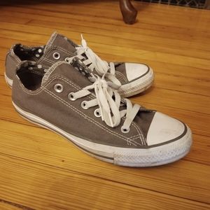 Excellent condition grey converse sneakers!